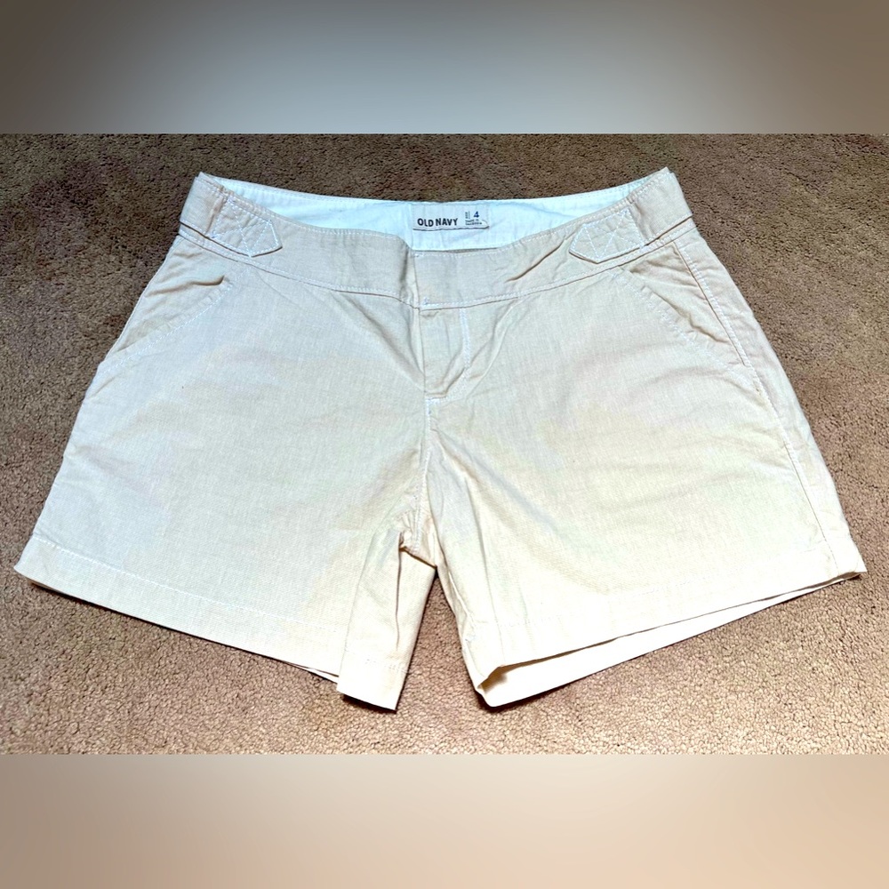 Old Navy women’s size 4 khaki shorts